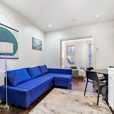 2 Bedroom Luxury Unit In The Heart Of Manhattan